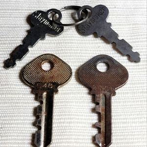Vintage Slaymaker Keys (4)